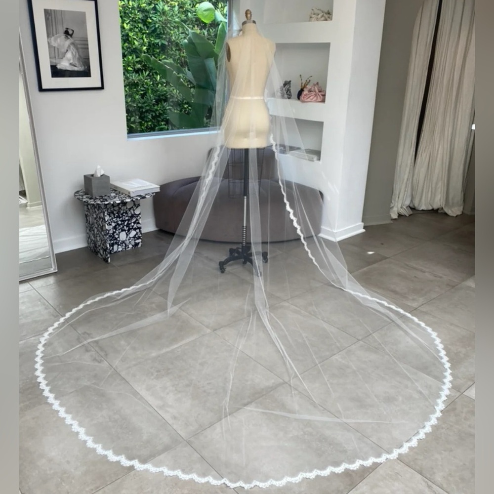 Homa Bridal Chapel Length Veil